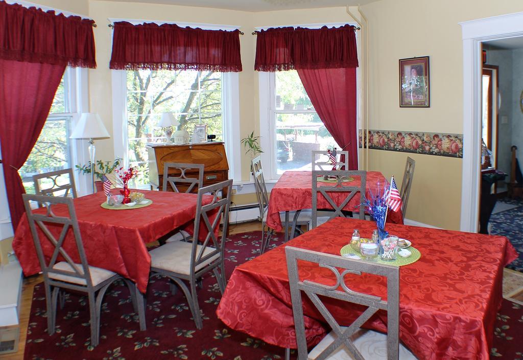 The White Birch Inn Berwick Екстер'єр фото