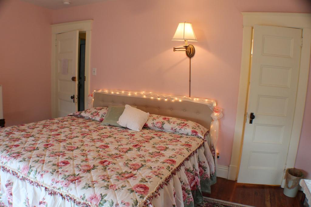 The White Birch Inn Berwick Екстер'єр фото